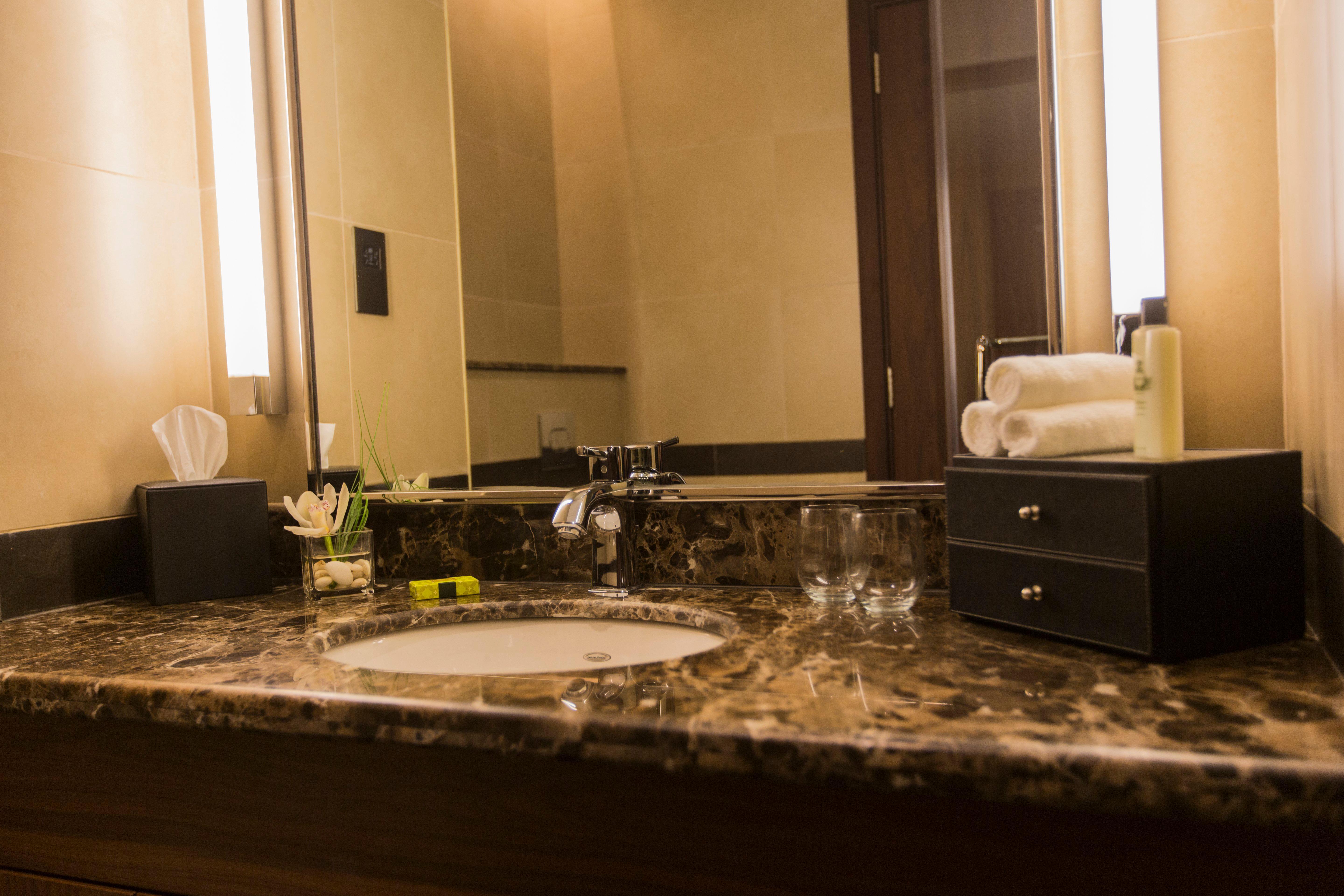 อินเตอร์คอนติเนนตัล โดฮา เรสซิเดนซ์ Hotel ภายนอก รูปภาพ