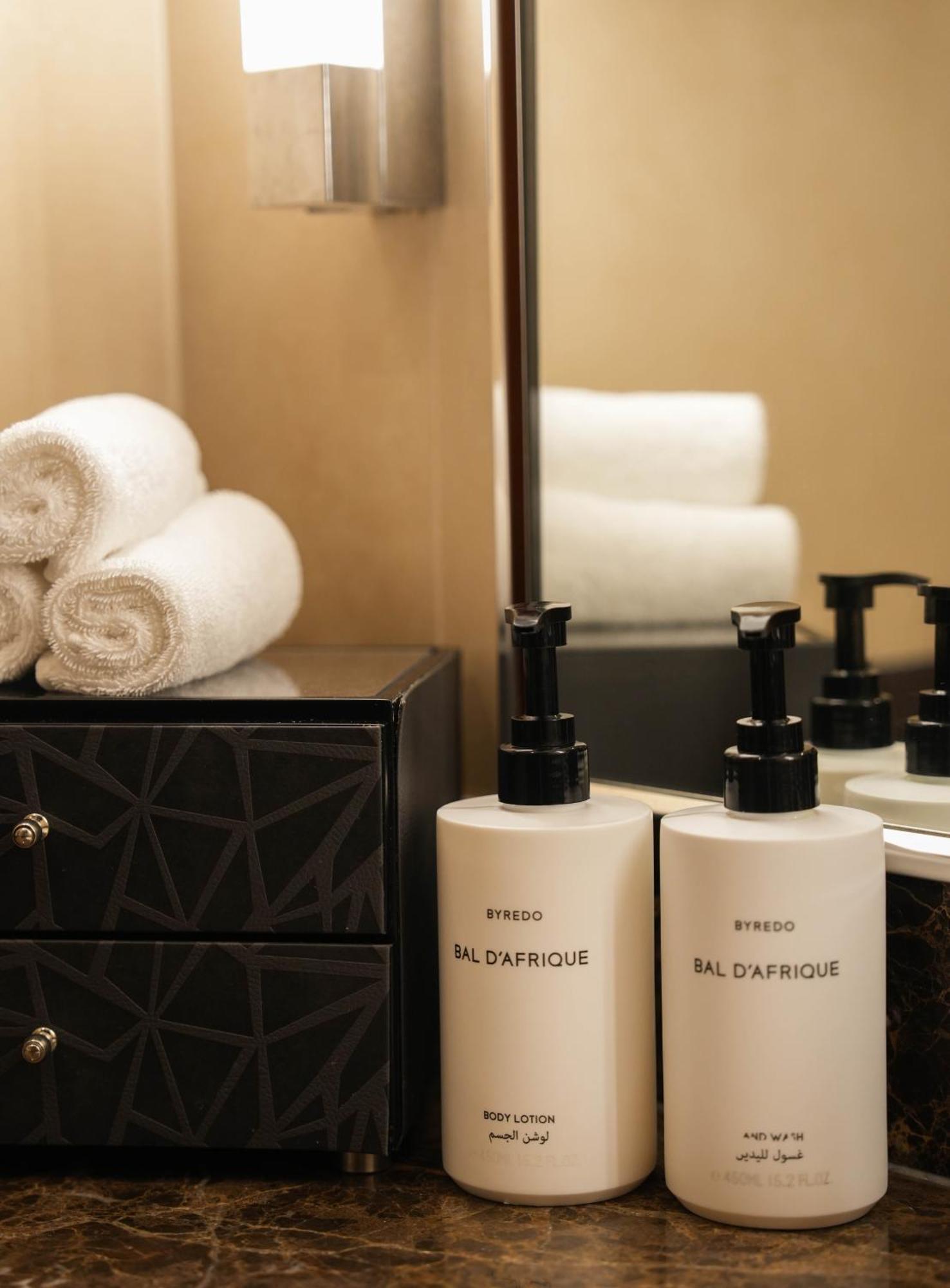 อินเตอร์คอนติเนนตัล โดฮา เรสซิเดนซ์ Hotel ภายนอก รูปภาพ